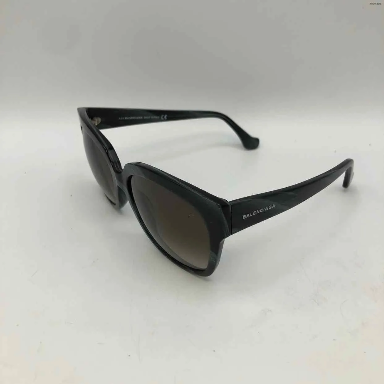 BALENCIAGA Black Gray Pre Loved Print Sunglasses