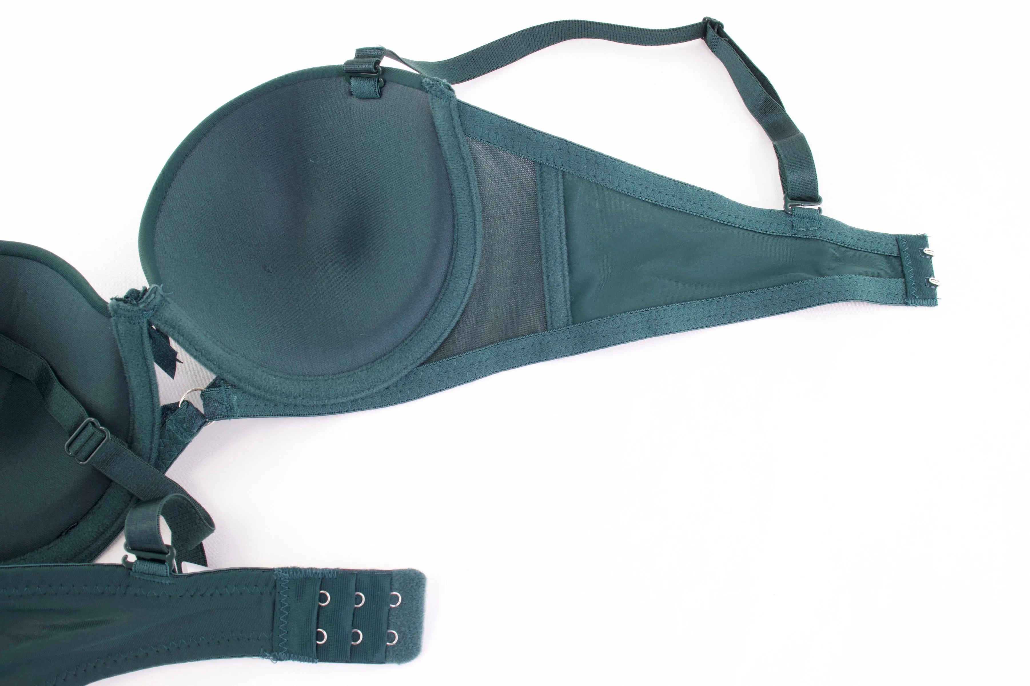 BRA STRAPLESS CON DETALLES SATINADOS IB7280