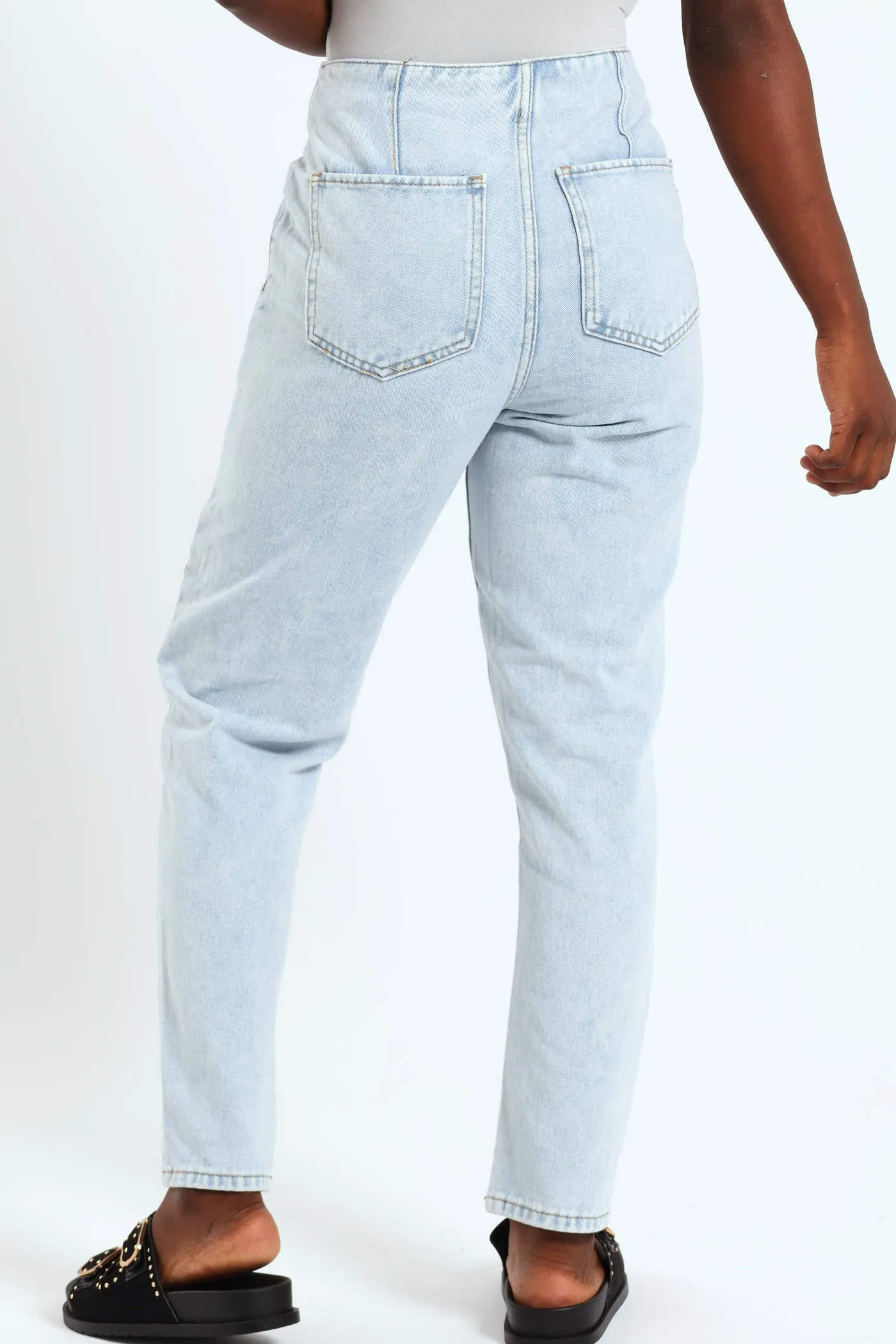 Button Detail Mom Jean - Light Wash