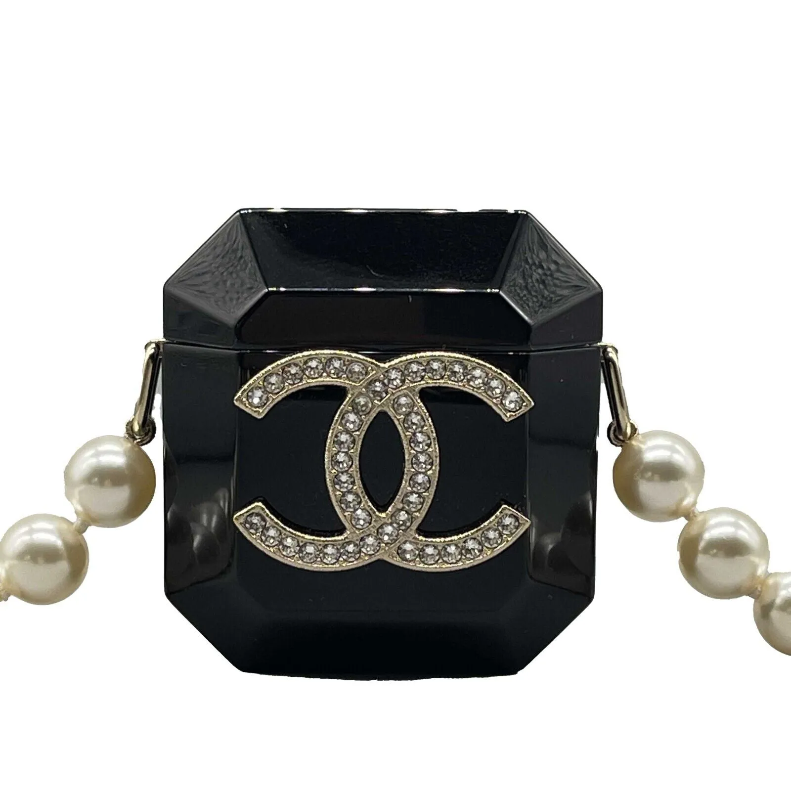 CHANEL - B21 A Airpod CC Acylic Case / Faux Pearl and Chain Layered Necklace