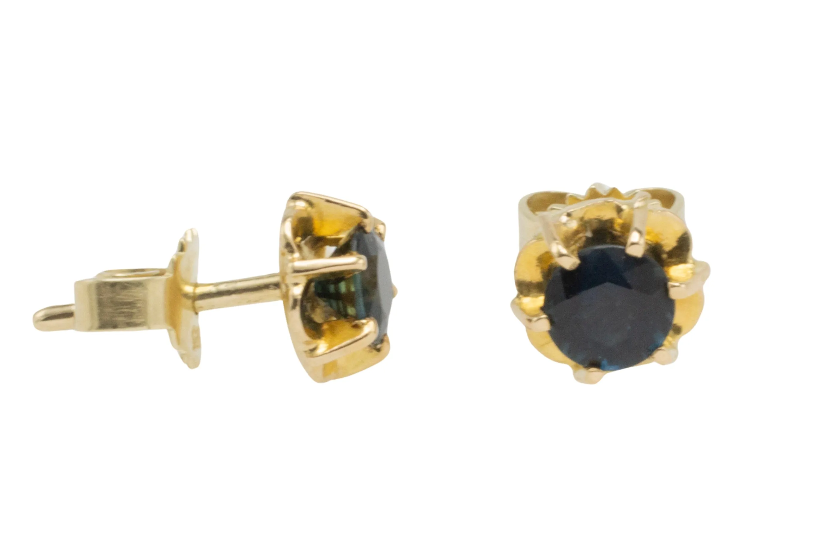 Sapphire studs in 14 carat gold