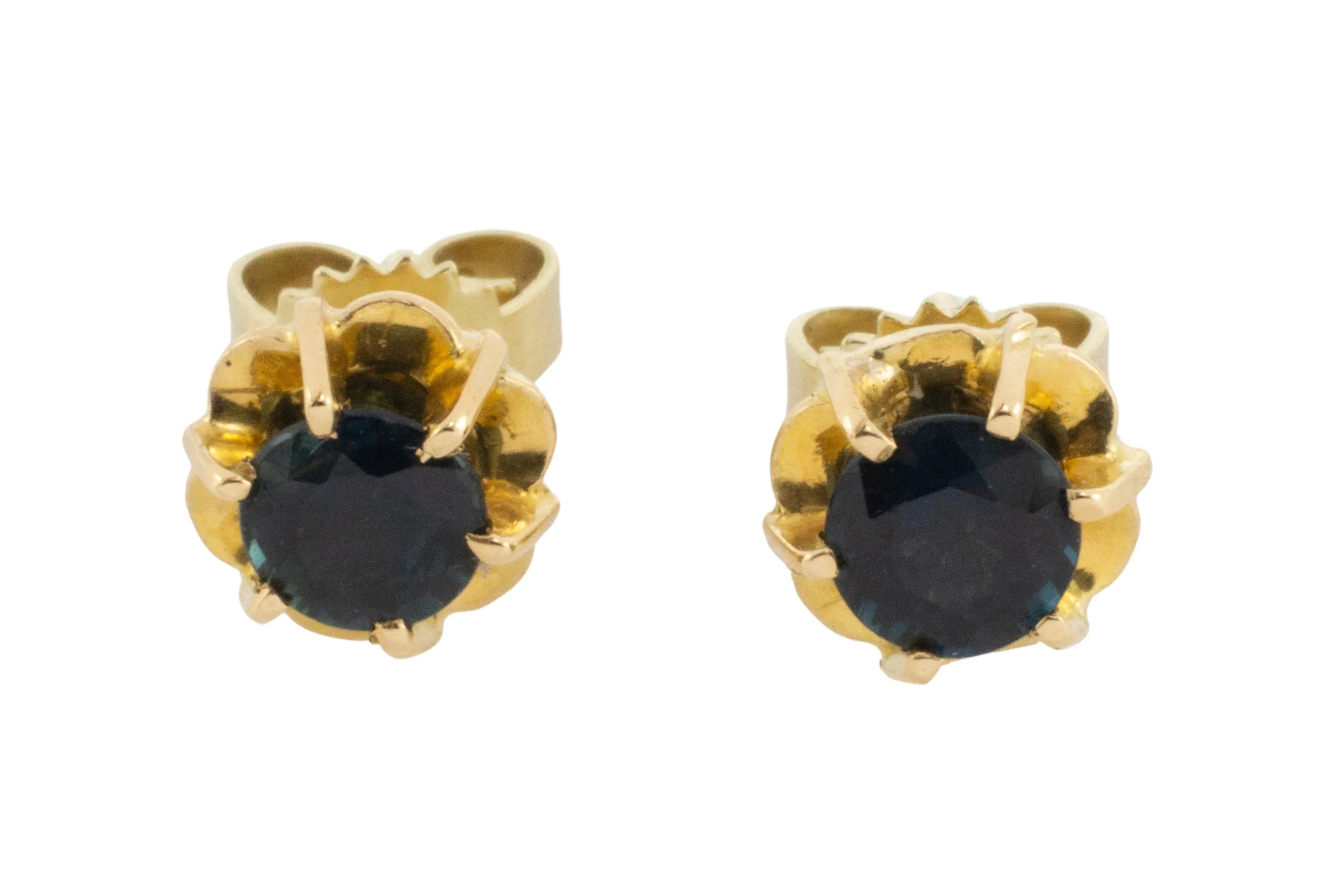 Sapphire studs in 14 carat gold