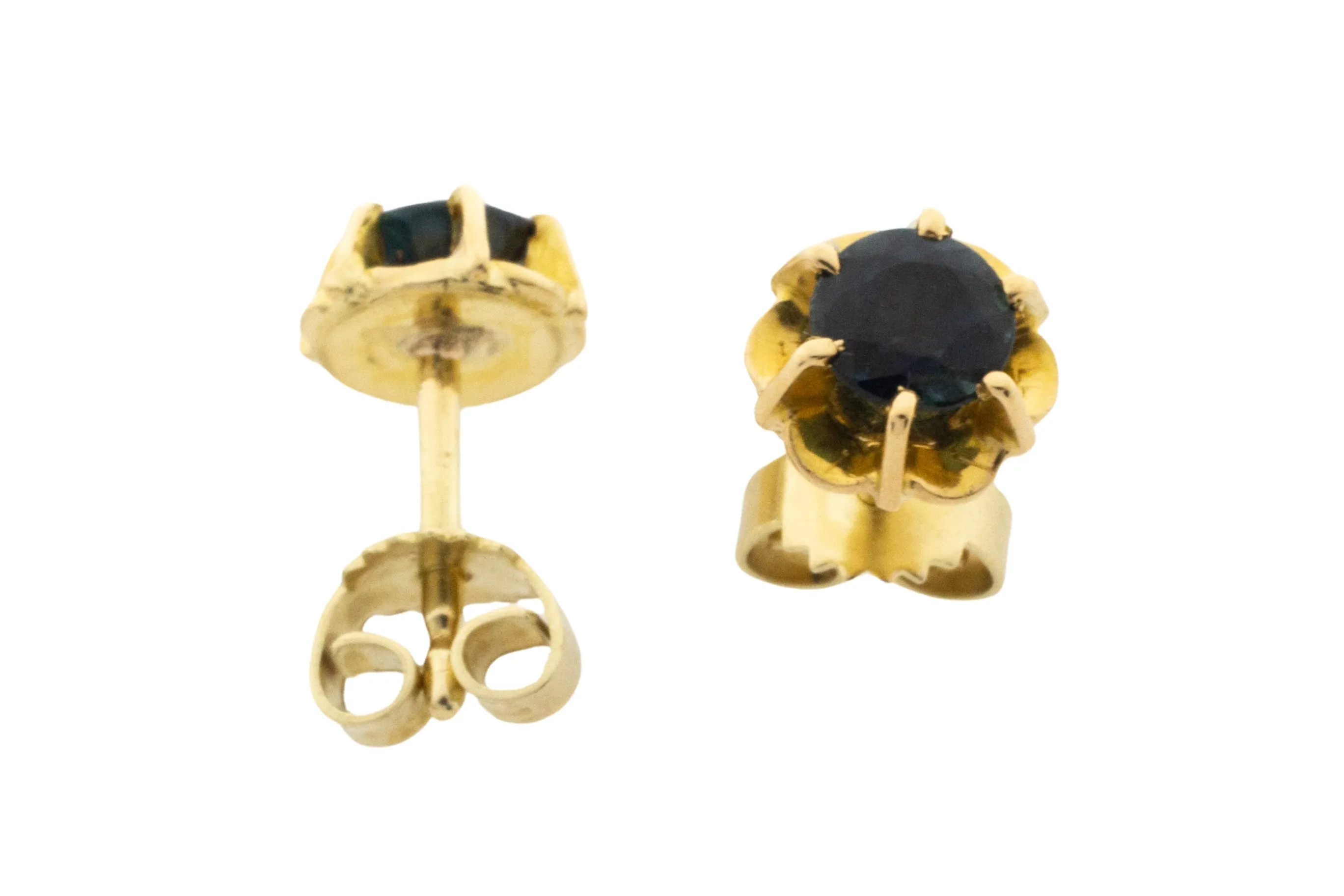 Sapphire studs in 14 carat gold